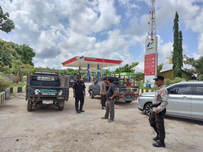 
					POLSEK HANAU MONITORING SPBU, ANTISIPASI PENYALAHGUNAAN BBM SUBSIDI