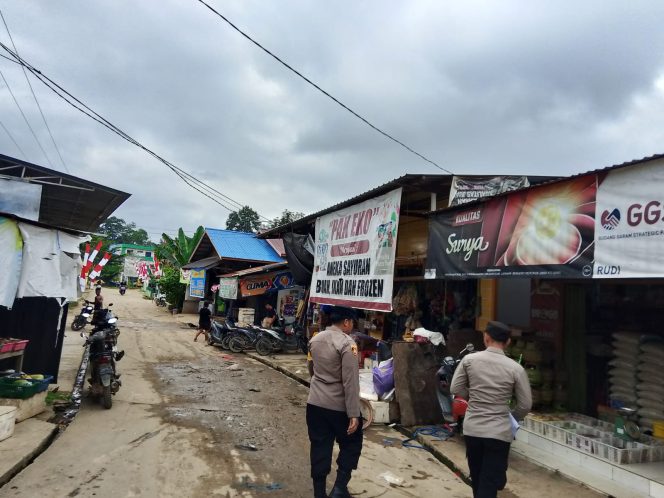
					Kawal Objek Vital, Polsek Kahut Pastikan Keamanan Perbankan dan Pasar Tumbang Miri Tetap Kondusif
