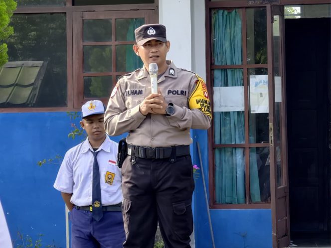 
					Gelar Upacara di SMPN 1 Kahayan Tengah, Polsek Ingatkan Siswa Waspada Penipuan Online “Modus Segitiga”