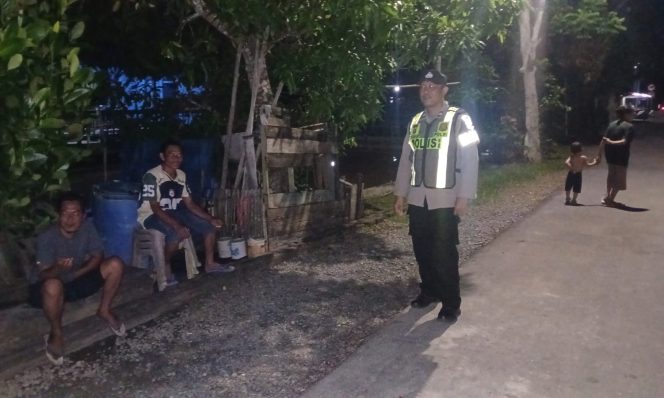 
					Jaga Kamtibmas Malam Hari, Polsek Kapuas Barat Intensifkan Patroli di Titik Rawan