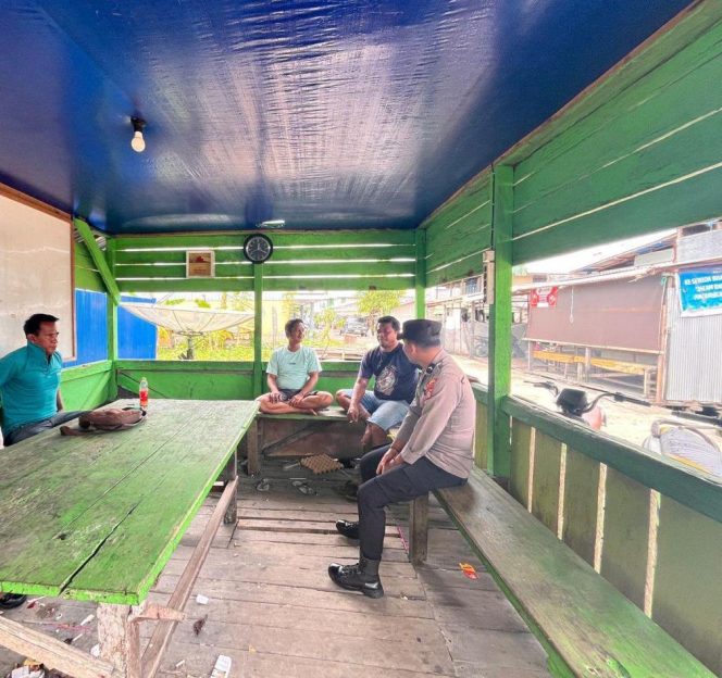 
					Bangun Kedekatan dengan Warga, Polsek Jelai Laksanakan Sambang Dialogis