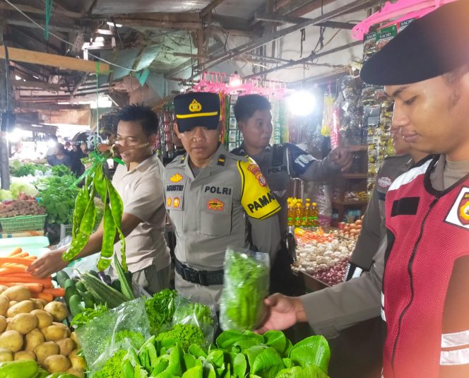 
					Hadirkan Rasa Aman, Patroli Presisi Polres Gunung Mas Sasar Pusat Keramaian Kuala Kurun