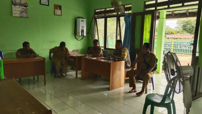 
					Permudah Aduan Warga, Polsek Pandih Batu Sosialisasi Call Center di Desa Belanti Siam