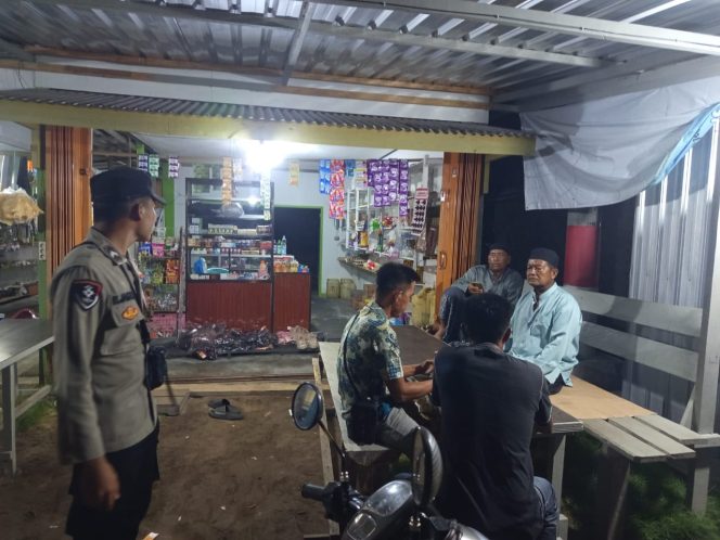 
					Pererat Silaturahmi, Polsek Pantai Lunci Laksanakan Patroli dan Sambang Dialogis Malam Hari