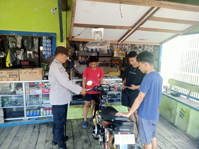 
					Tekan Polusi Suara, Polsek Kahayan Kuala Edukasi Remaja Terkait Larangan Knalpot Brong