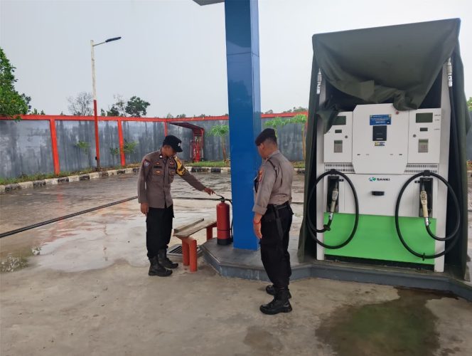 
					Polsek Sebangau Kuala Siagakan Personel di SPBU, Pastikan Layanan Publik Tanpa Gangguan