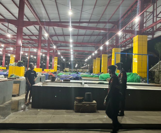 
					Pantau Situasi Pusat Perbelanjaan, Sat Samapta Polres Sukamara Patroli Malam di Pasar Saik