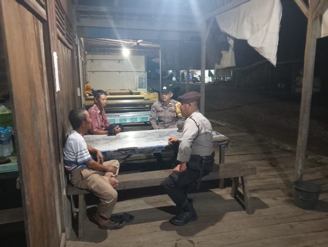 
					Cegah Kejahatan Daring dan Karhutla, Polsek Sebangau Kuala Sambangi Warga Desa Sebangau Permai