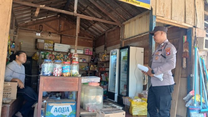 
					Perkuat Komunikasi, Polsek Permata Kecubung Sambangi Warga melalui Patroli