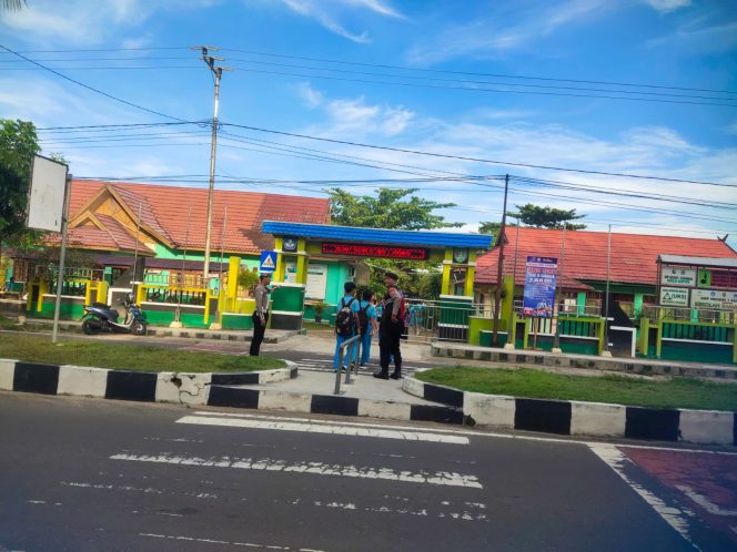 
					Hadirkan Pelayanan Prima, Sat Samapta Polres Sukamara Laksanakan Pengaturan Lalu Lintas Pagi Hari