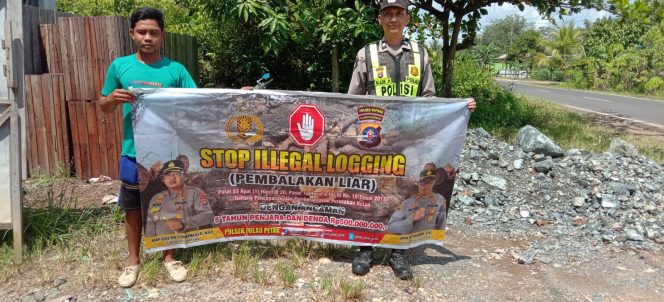 
					SOSIALISASI PENEBANGAN HUTAN SECARA LIAR (ILEGAL LOGING) OLEH PERSONIL POLSEK PULAU PETAK
