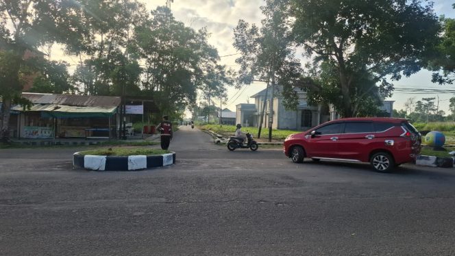 
					Pastikan Keselamatan Warga, Sat Samapta Polres Sukamara Lakukan Pengaturan Lalin di Persimpangan Utama