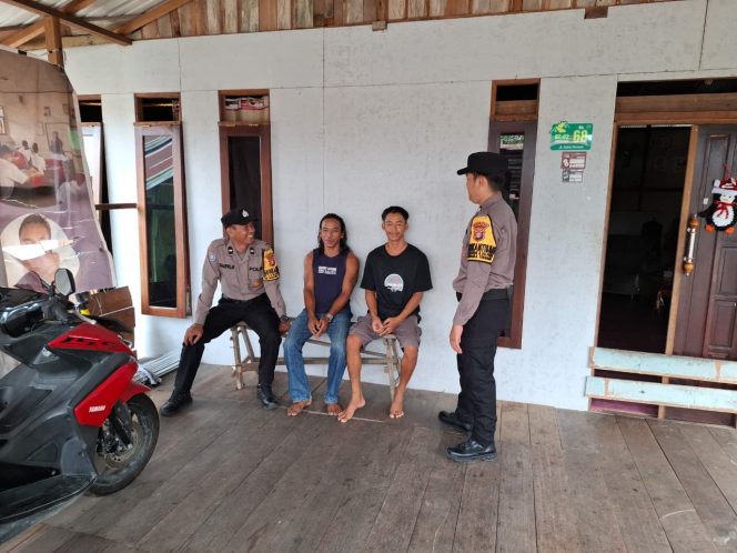 
					Dekati Tokoh Masyarakat, Polsek Banama Tingang Perkuat Silaturahmi Lewat Door to Door System