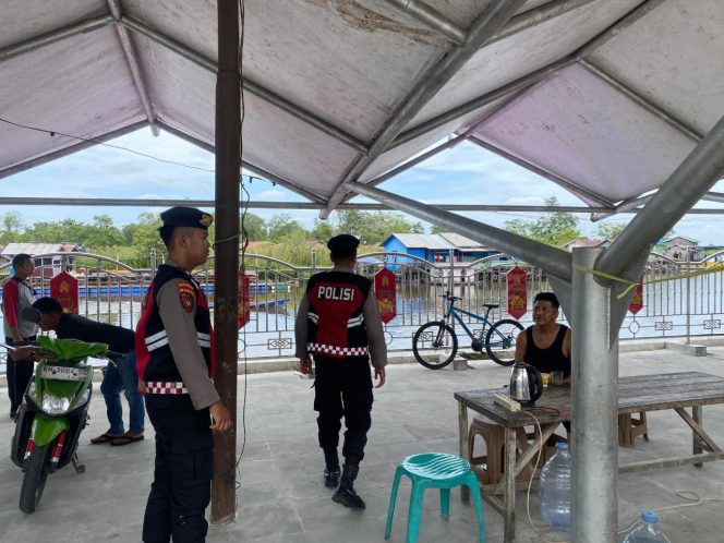 
					Jamin Keselamatan Penumpang, Sat Samapta Polres Sukamara Patroli di Pelabuhan Speed Boat