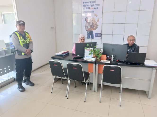 
					Jaga Aset Negara dan Publik, Polsek Kapuas Barat Perketat Patroli Objek Vital