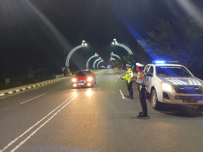 
					Satlantas Polres Pulang Pisau Gelar Patroli Blue Light di Titik Rawan Laka