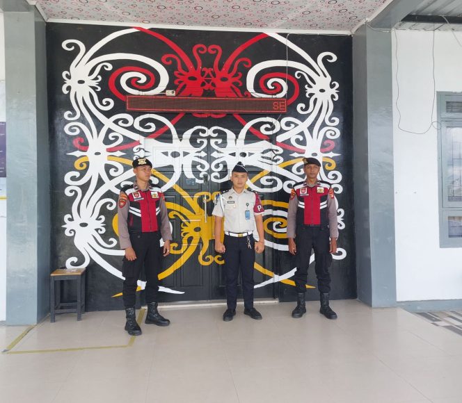 
					Pastikan Keamanan Lingkungan, Sat Samapta Polres Sukamara Laksanakan Patroli di Sekitar Lapas Kelas III Sukamara