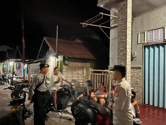 
					Ciptakan Kamtibmas Kondusif, Polsek Jelai Laksanakan KRYD Malam Hari dengan Pendekatan Dialogis