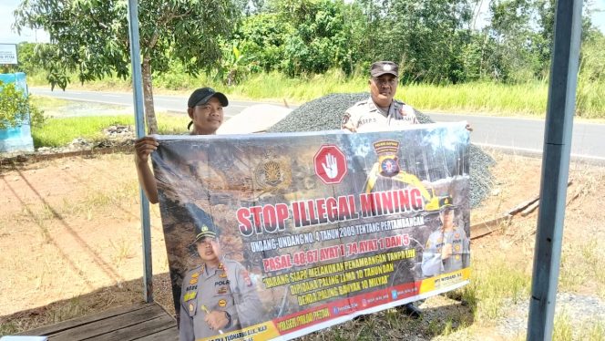 
					PERSONEL POLSEK PULAU PETAK LAKSANAKAN SOSIALISASI ILEGAL MINING KE MASYARAKAT GUNA PENCEGAHAN TAMBANG LIAR DI WILAYAH KECAMATAN PULAU PETAK