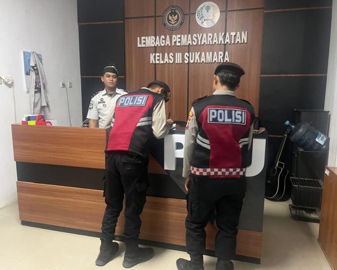 
					Perkuat Keamanan Objek Vital, Sat Samapta Polres Sukamara Sambangi Lapas Kelas III