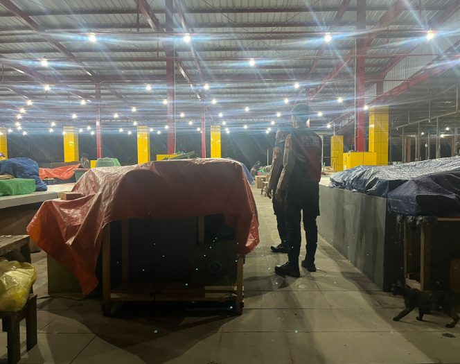 
					Pastikan Situasi Aman, Sat Samapta Polres Sukamara Patroli di Pasar Saik