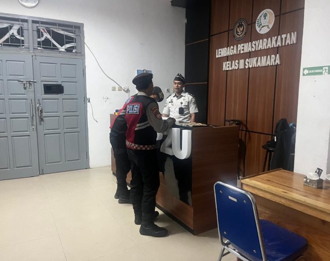 
					Cegah Gangguan Kamtibmas, Sat Samapta Polres Sukamara Patroli di Area Lapas