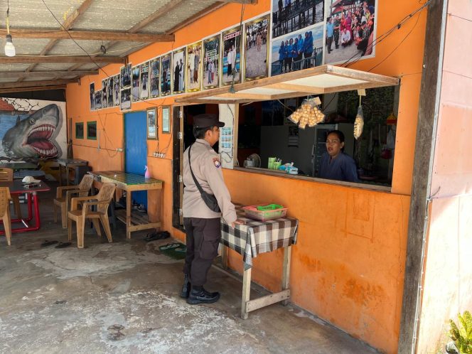 
					Pastikan Situasi Aman, Polsek Pantai Lunci Laksanakan Patroli Dialogis Bersama Warga