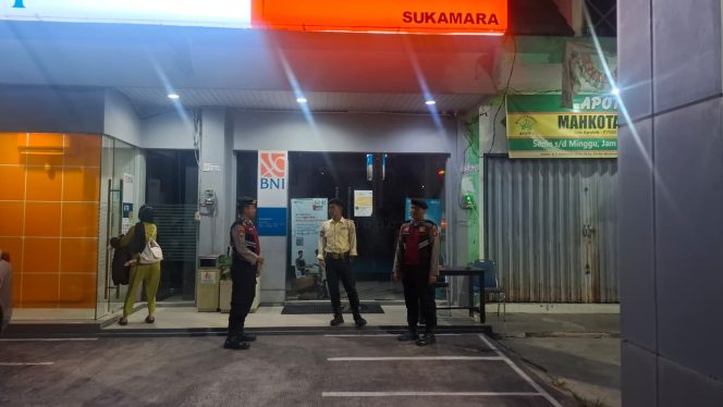 
					Sat Samapta Polres Sukamara Pastikan Keamanan Area Perbankan Tetap Kondusif