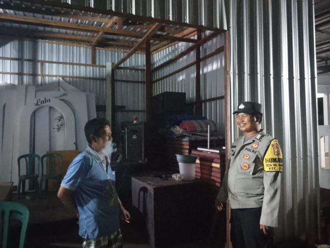 
					Hadir di Tengah Warga, Polsek Jelai Gelar Patroli Dialogis Malam Hari