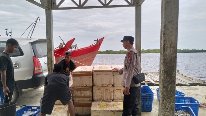 
					Hadir di Tengah Warga, Polsek Jelai Gelar Patroli Dialogis Pagi Hari