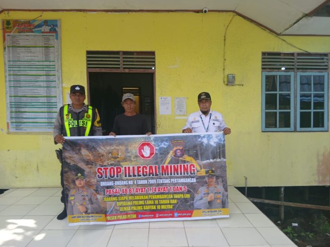 
					PERSONEL POLSEK PULAU PETAK LAKSANAKAN SOSIALISASI ILEGAL MINING KE MASYARAKAT GUNA PENCEGAHAN TAMBANG LIAR DI WILAYAH KECAMATAN PULAU PETAK