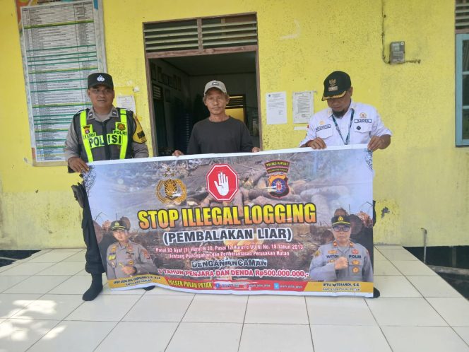 
					SOSIALISASI PENEBANGAN HUTAN SECARA LIAR (ILEGAL LOGING) OLEH PERSONIL POLSEK PULAU PETAK