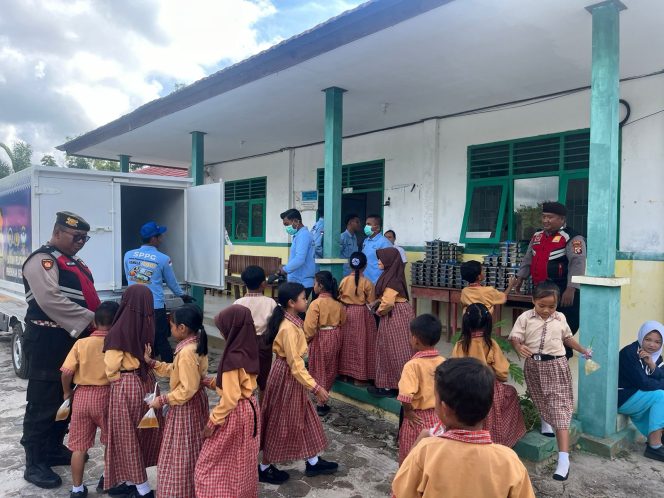 
					Sat Samapta Polres Sukamara Hadir Berikan Pengamanan Program Makan Bergizi Gratis