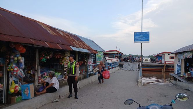 
					Perkuat Sinergitas, Polsek Kapuas Barat Gelar Patroli Sambang di Desa Saka Mangkahai
