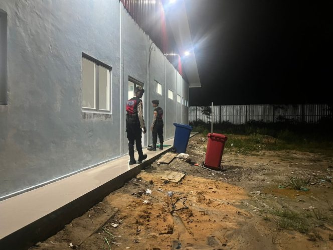 
					Jamin Keamanan Gedung SPPG, Sat Samapta Polres Sukamara Intensifkan Patroli Harkamtibmas