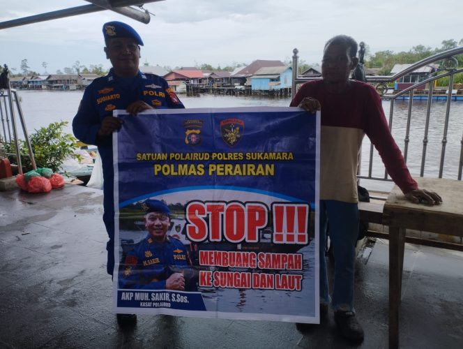 
					Sat Polairud Polres Sukamara Ajak Masyarakat Jaga Kebersihan Sungai