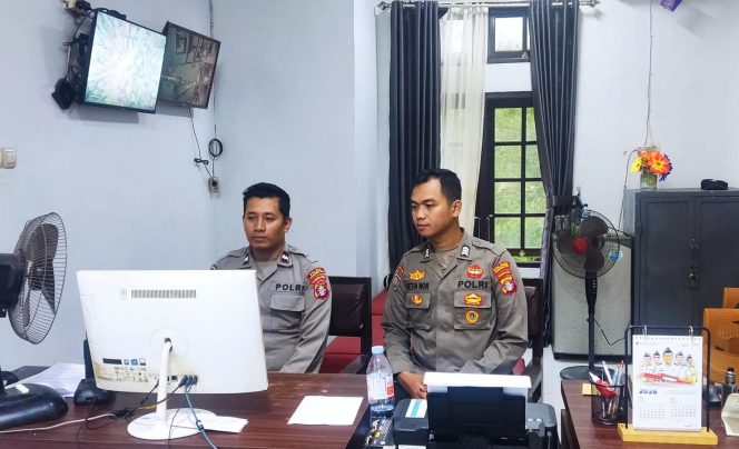 
					Polsek Baamang Pertebal Iman Lewat Binrohtal Virtual