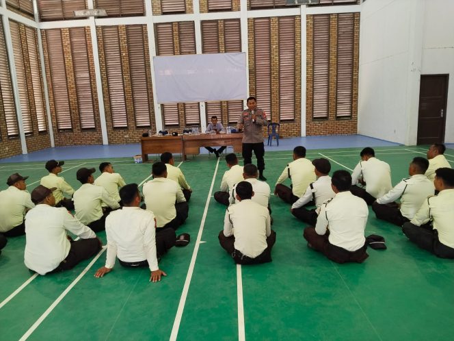 
					Perkuat Sinergitas, Polsek Balai Riam Gelar Pembinaan Teknis Satpam PT HHK Bila Sungai Estate