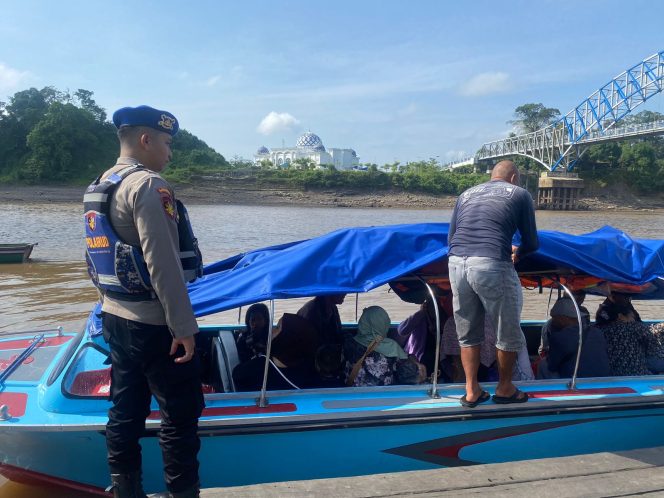 
					Jaga Keamanan Jalur Perairan, Polres Barito Utara Intensifkan Patroli Sambang dan Edukasi Bahaya Narkoba di DAS Barito