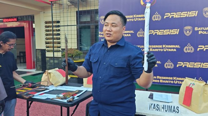 
					Press Release Polres Barito Utara Ungkap Tuntas Kasus Pembunuhan Satu Keluarga di Perbatasan Kalteng–Kaltim