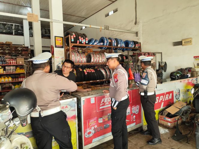 
					Satlantas Polres Kotim Gencarkan Himbauan Knalpot Brong di Bengkel dan Toko Sekitar Sampit