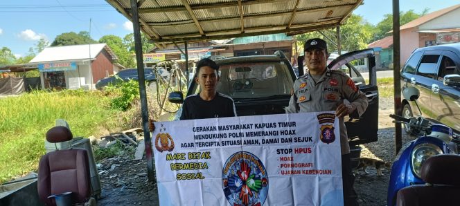 
					Putus Penyebaran Berita Hoax, Polsek Kapuas Timur Sampaikan Stop Hoax Kepada Warga Masyarakat dan Bijak dalam Menerima dan Menyampaikan Informasi