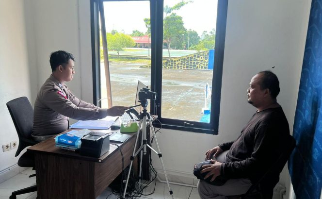 
					Polantas Menyapa, Polres Murung Raya: PelayanannSIM Ruang Interaksi Langsung Antara Polisi dan Masyarakat