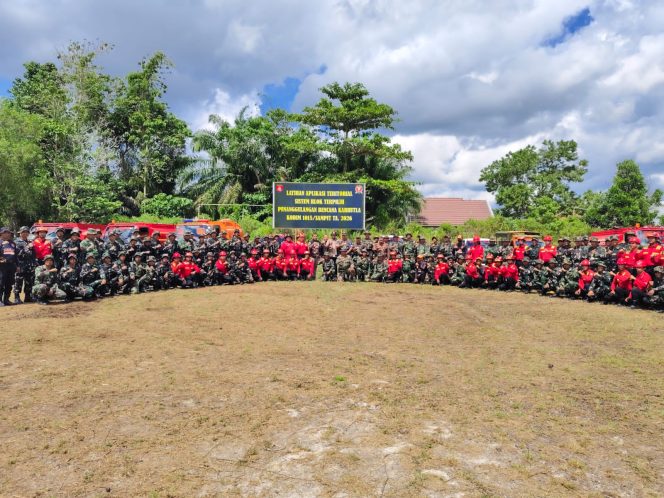 
					Tingkatkan Kesiapsiagaan, Dandim 1015/Sampit Buka Latihan Penanganan Karhutla Berbasis ‘Sistem Blok’