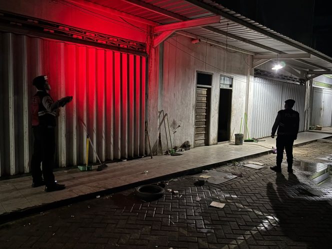 
					Satsamapta Polres Barito Timur Gelar Patroli Dini Hari di Showroom Honda Trio Tamiang Layang