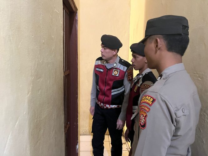 
					Pastikan Aman dan Terkendali, Petugas Piket Rutin Kontrol Terus Rutan Polres Murung Raya