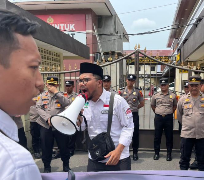 
					KAMMI SUMUT Laporkan Kapolrestabes Medan ke Propam Polda Sumut, Buntut Lambannya Kasus Penganiayaan Khairul Umam