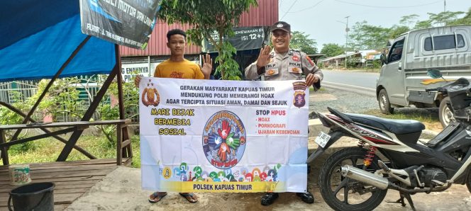 
					Putus Penyebaran Berita Hoax, Polsek Kapuas Timur Sampaikan Stop Hoax Kepada Warga Masyarakat dan Bijak dalam Menerima dan Menyampaikan Informasi