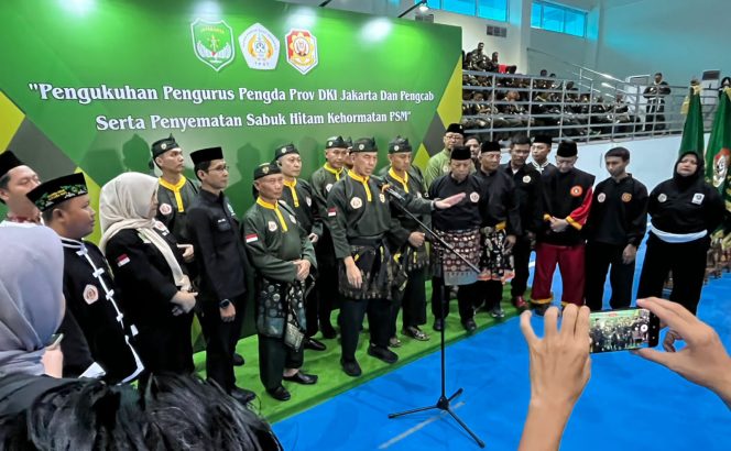 
					Pagdam Jaya Letjen TNI Deddy Suryadi SIP MSI Hadiri Pengukuhan Pengprov dan Penyematan Sabuk Hitam Kehormatan Pencak Silat Militer Kodam Jaya