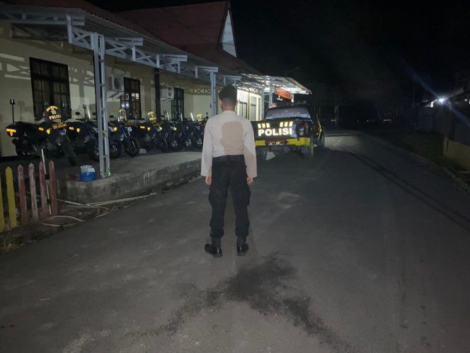 
					Satsamapta Polres Barito Timur Periksa Parkir Ranmor Saat Patroli MAKO